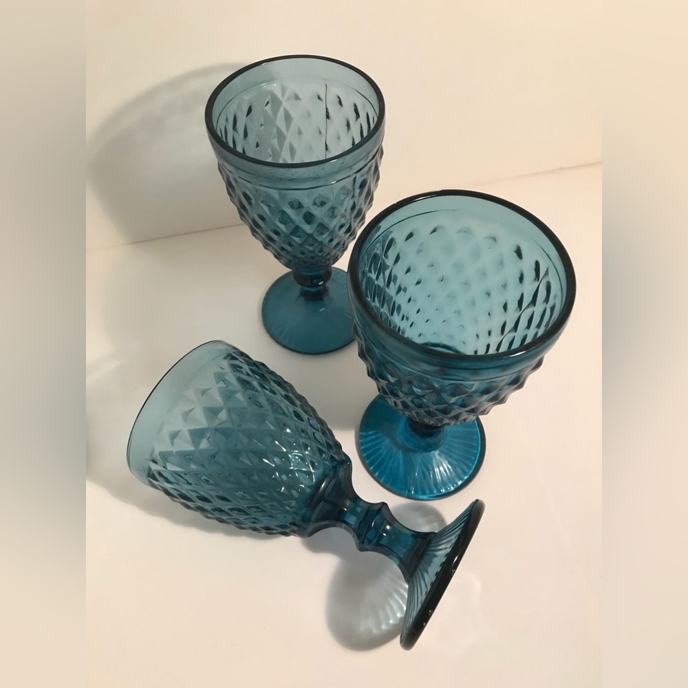 Mira Glass Water Goblets For Weddings Out Door Picnics and More Elegant Events